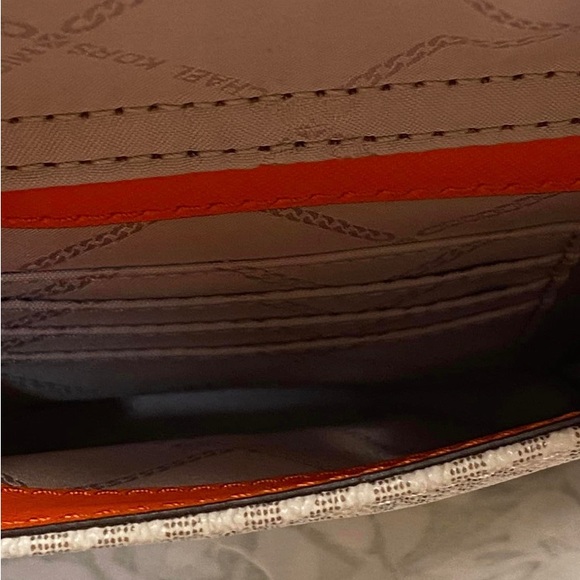 NWT Michael Kors Jet Set Front Pocket tote set in Vanilla and Clementine - Picture 15 of 16